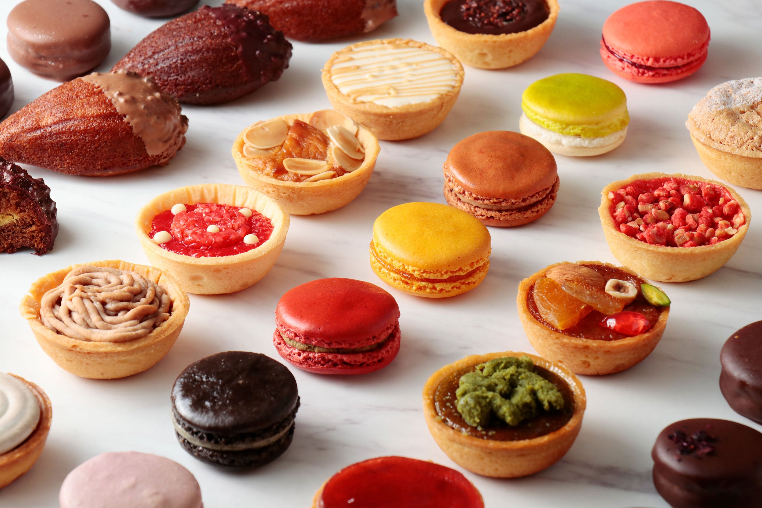 渋谷ヒカリエ ShinQs 東横のれん街に「セバスチャン・ブイエ」が催事出店!マカロンやタルトレットなど、華やかで美味しい洋菓子が揃います